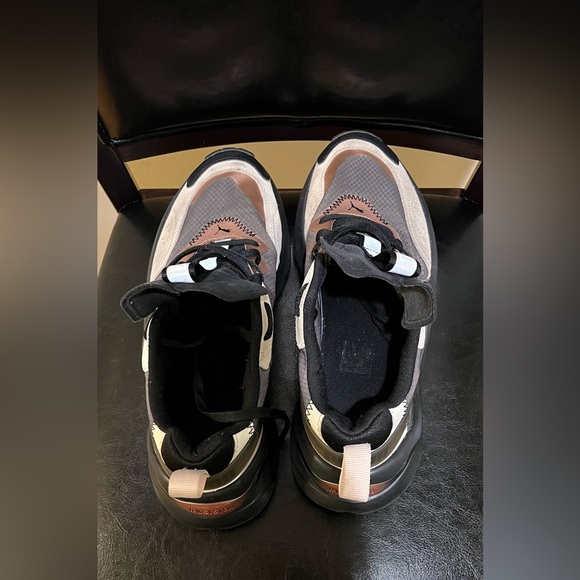 Puma Rise Gym Shoes - Picture 7 of 11